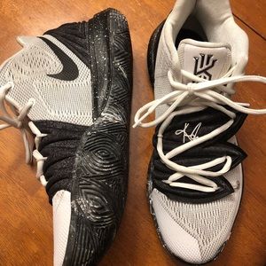 Nike Kyrie 5 shoes